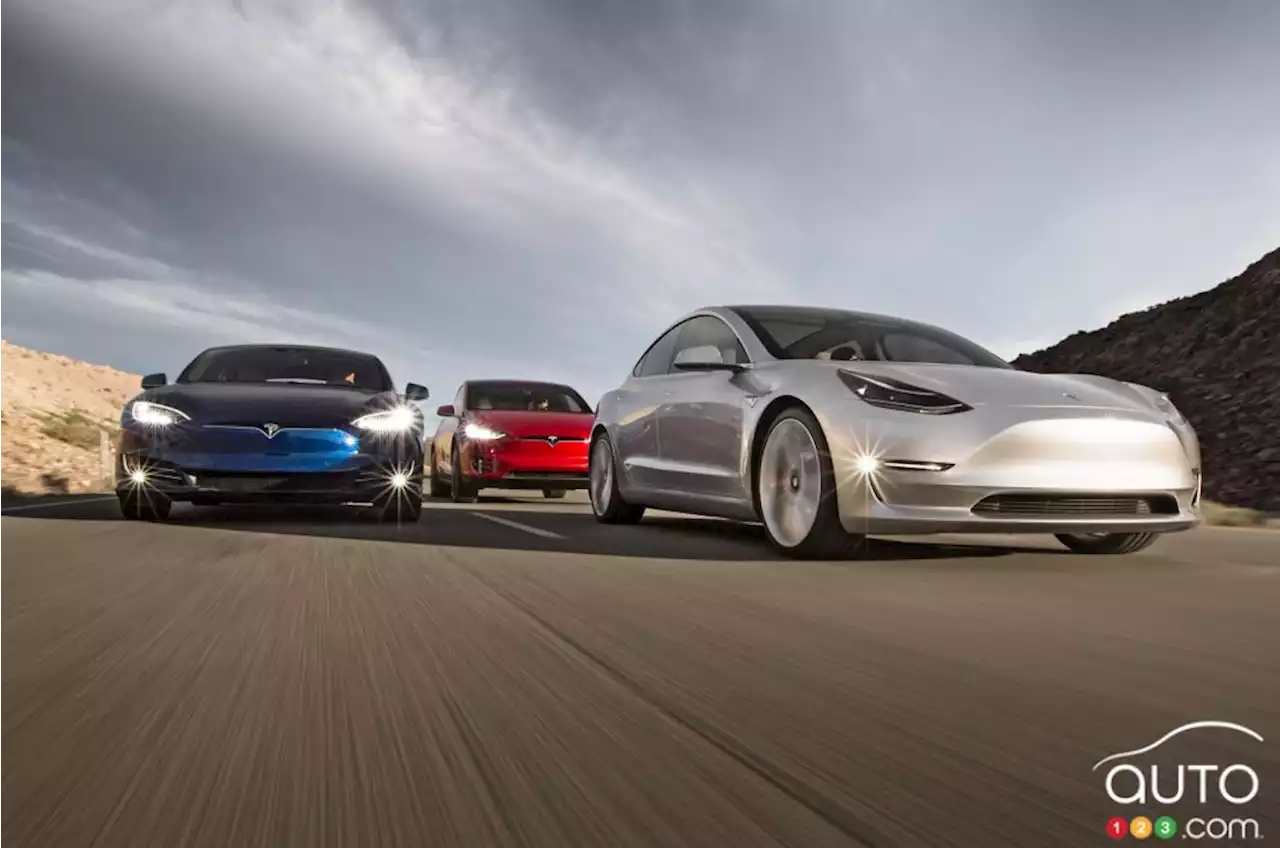 Tesla recalls 363,000 EVs over self-driving system issues | Car News | Auto123