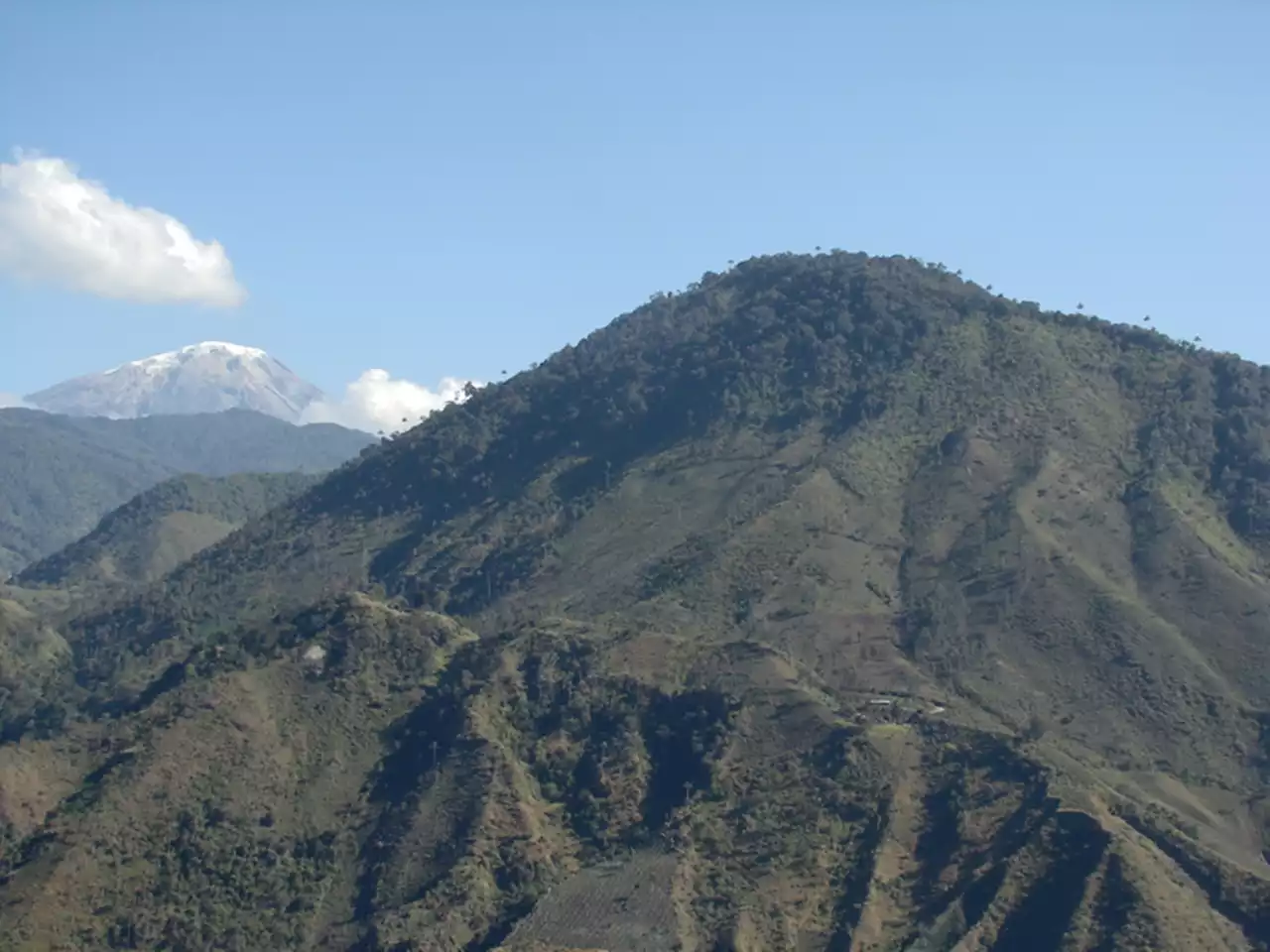 Servicio Geológico Colombiano pide calma frente al volcán Machín