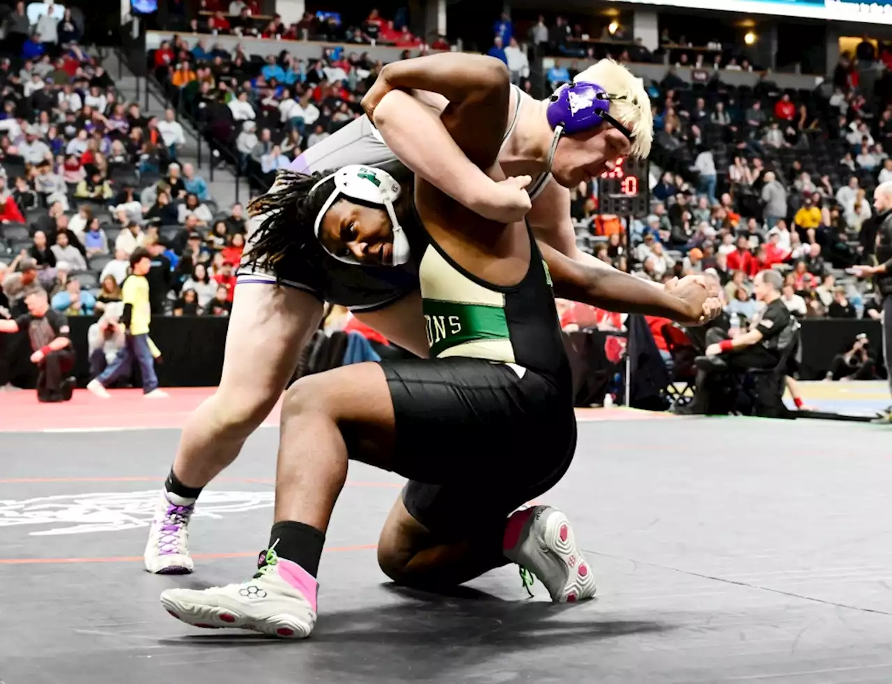 4A heavyweight rematch: Mesa Ridge’s Matthew Moore vs. Montrose’s Dmarian Lopez