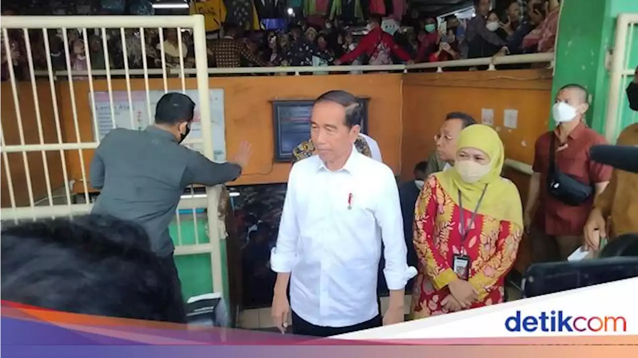 Jokowi Cek Ketersediaan Minyakita di Pasar Wonokromo, Ini Hasilnya