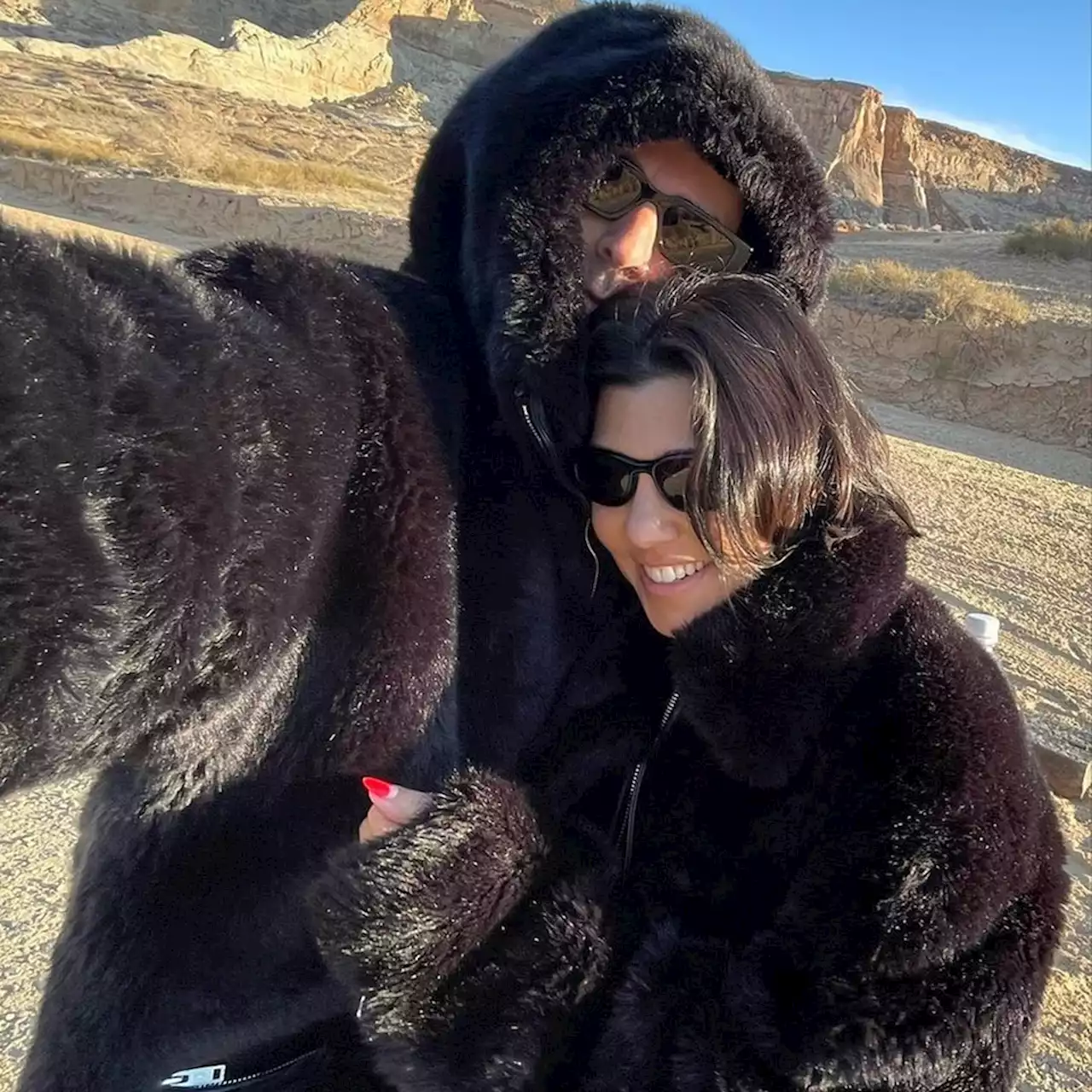 Kourtney Kardashian and Travis Barker Get Cozy on Snowy Valentine's Day Trip - E! Online