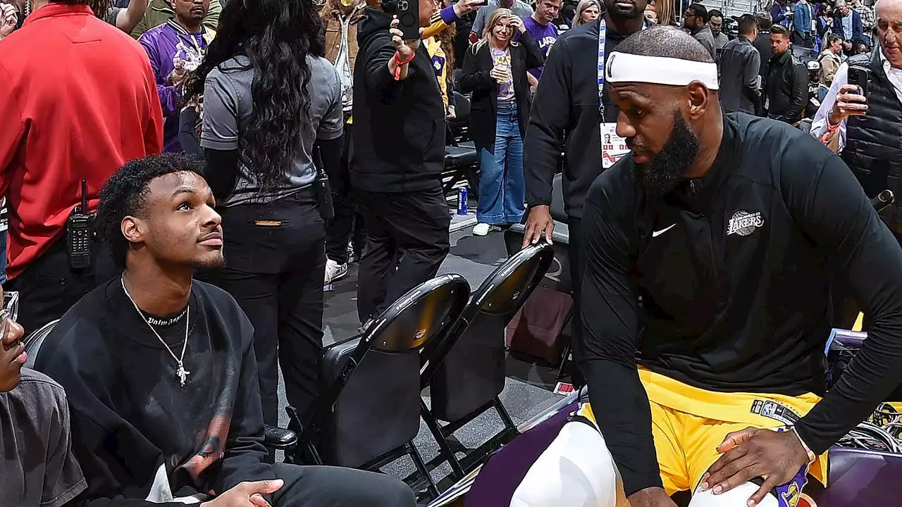 High schooler taunts LeBron James after knocking game-winning shot against his son's school in playoffs