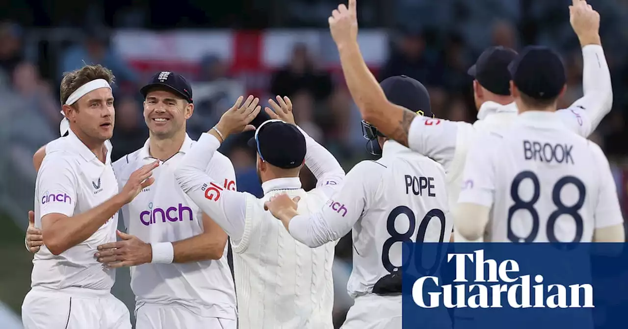 England close on victory after Stuart Broad turns up heat on New Zealand