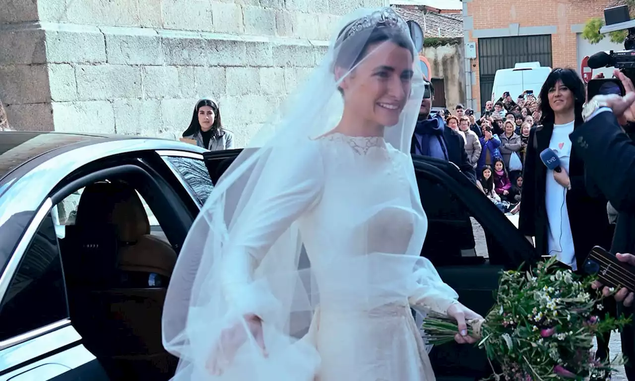 Romántico y minimalista: el vestido con el que Ana, hija de Carlos Sainz, se ha casado en Ávila