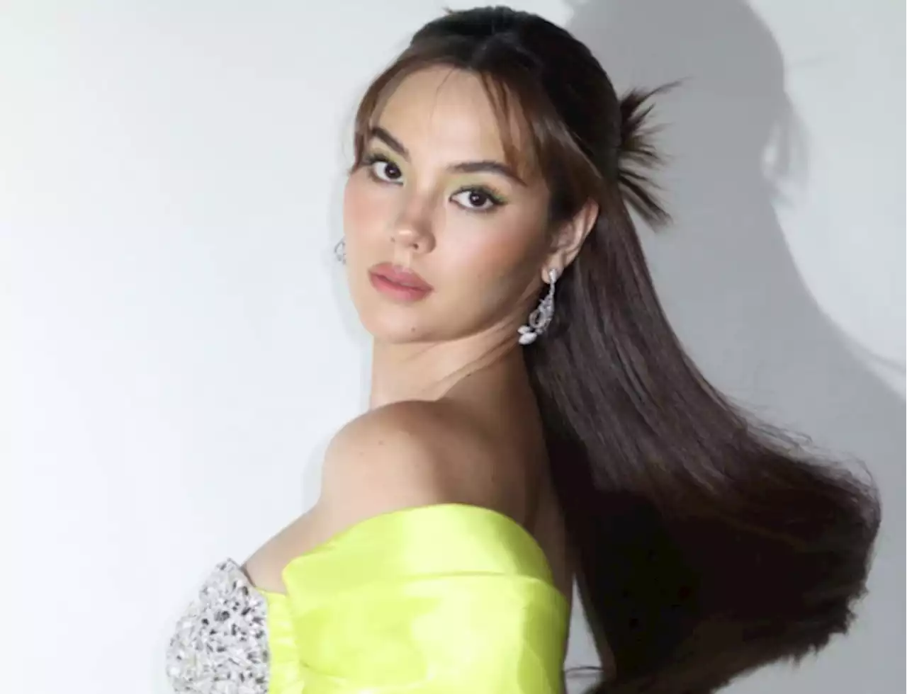 Catriona Gray slams Facebook page for sharing false claims, using ‘Milby’ as her surname