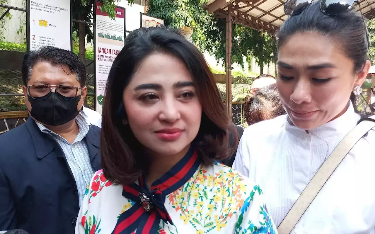 3 Berita Artis Terheboh: Konon Ferry Irawan Disekap, Dewi Perssik Tak Peduli