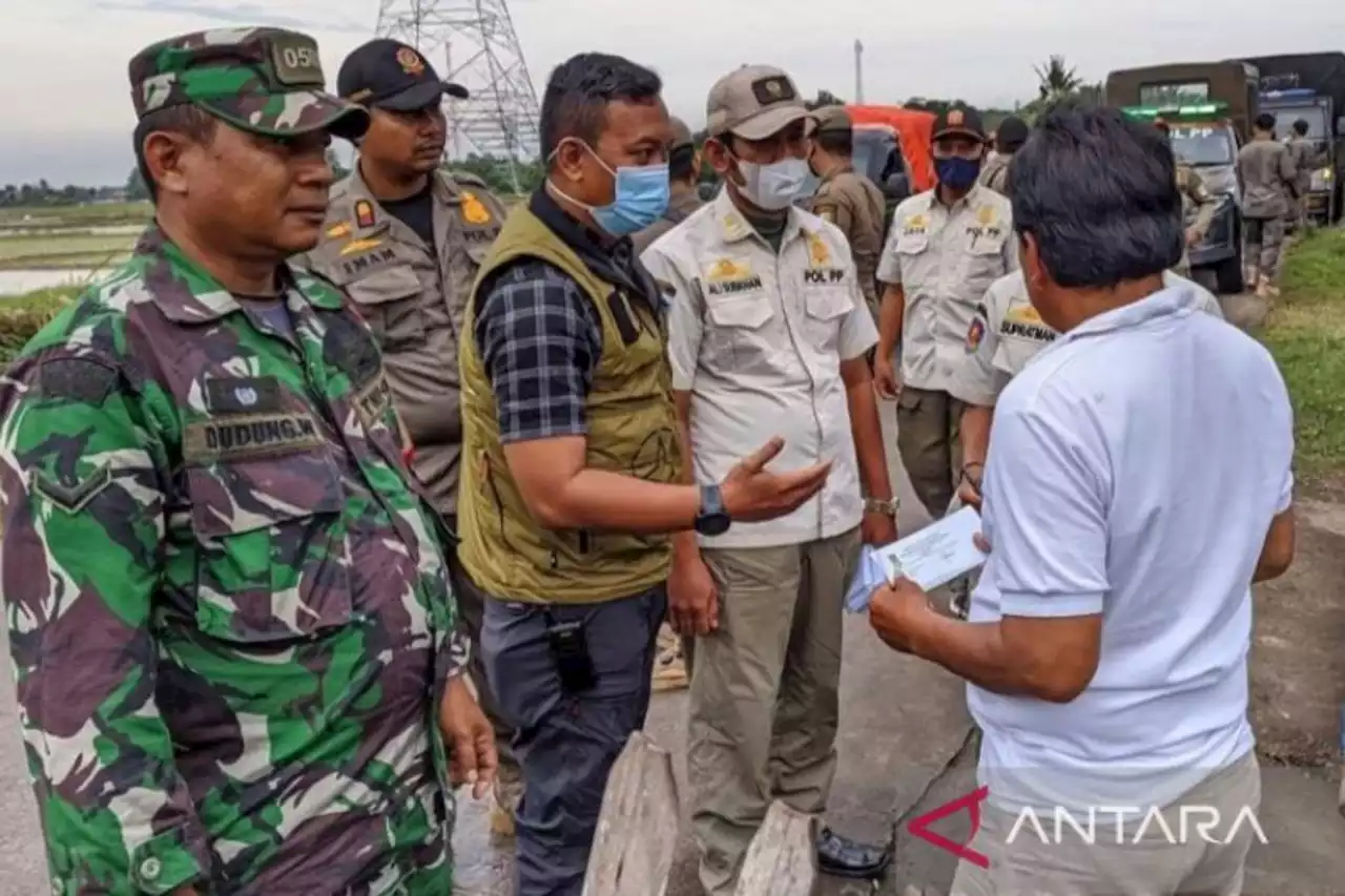 Bangunan Liar di Bekasi Dirobohkan Satpol PP