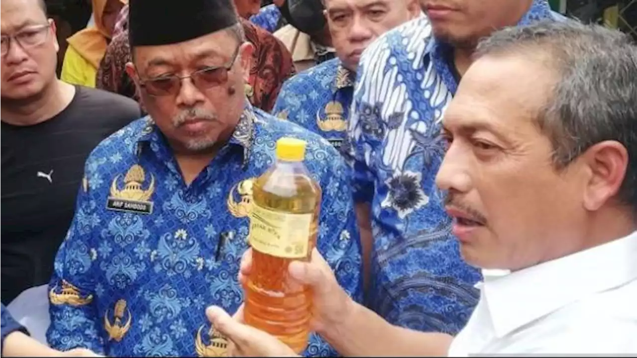 Beredar MinyaKita Palsu di Pasaran, Harganya Rp16.000 per Liter