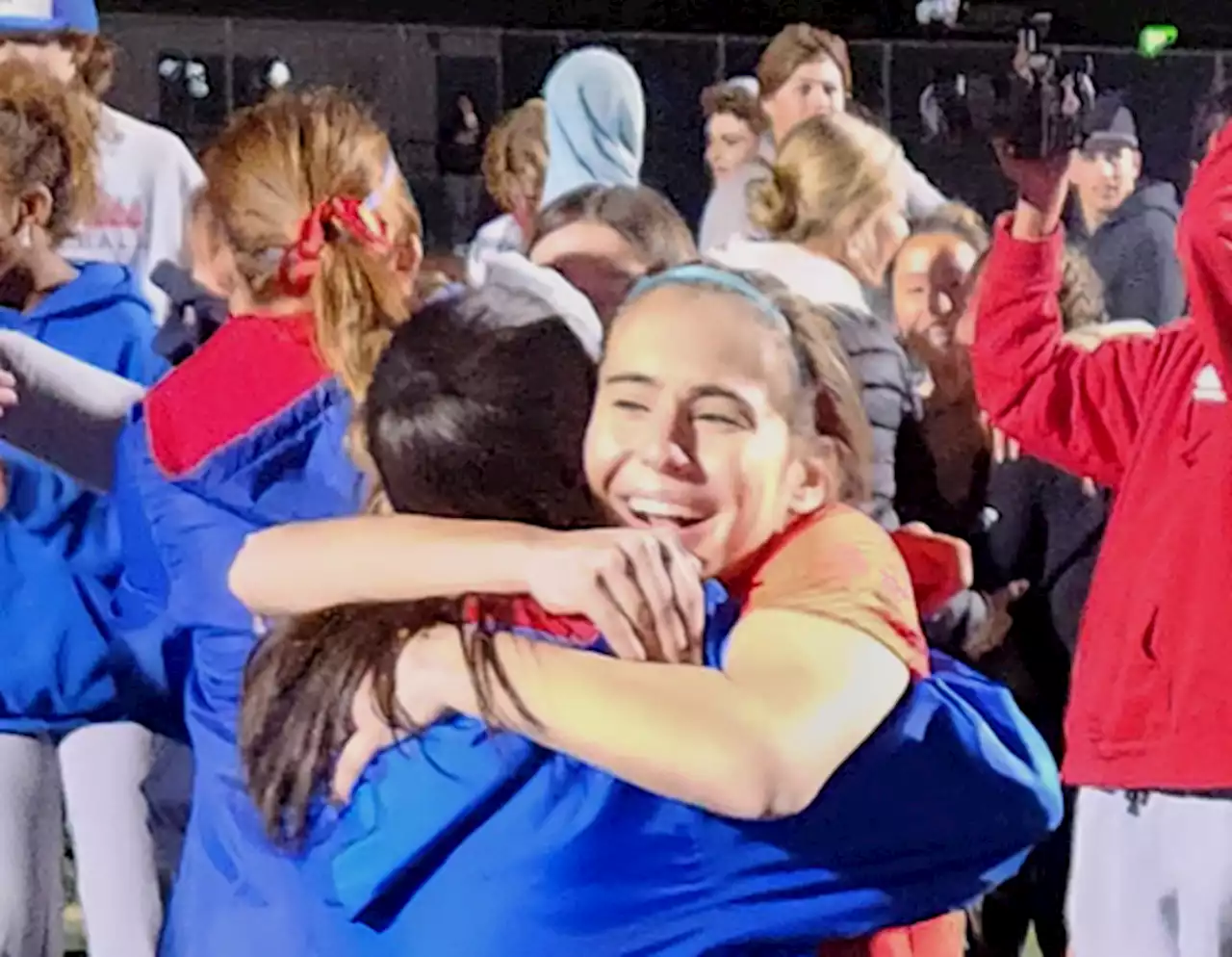 Los Alamitos girls soccer tops Oaks Christian in thrilling CIF-SS Division 1 semifinal