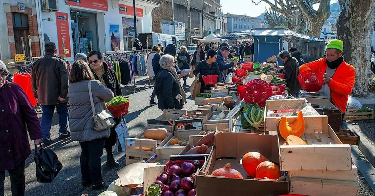 Opération 'le plus beau marché' : à Vaison-la-Romaine, 350 stands installés le long d’un dédale de 3 kilomètres