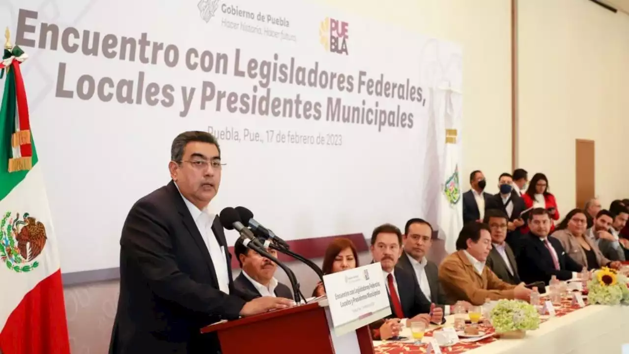 Mantiene Puebla agenda de gobernabilidad; sostiene reunión con legisladores y ediles