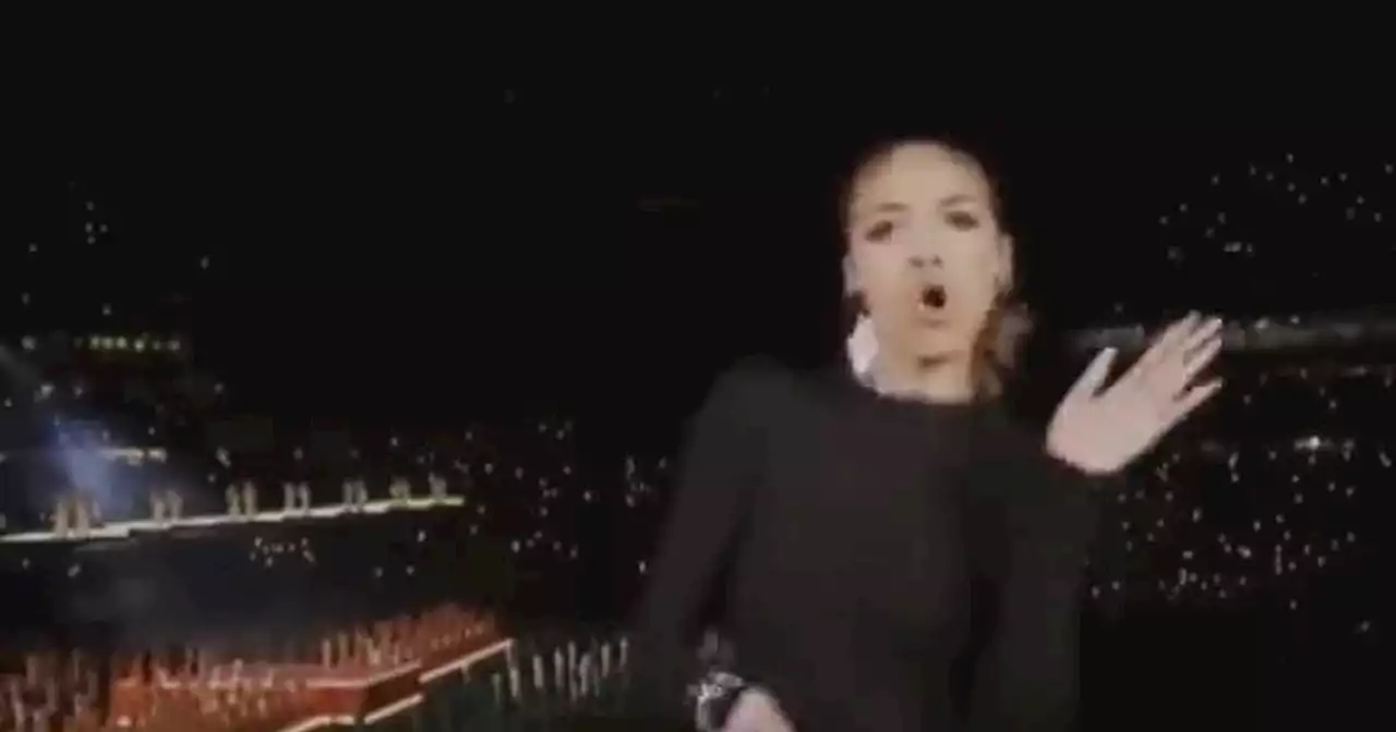 En vidéo, l'interprète en langue des signes de Rihanna est la star inattendue du Super Bowl