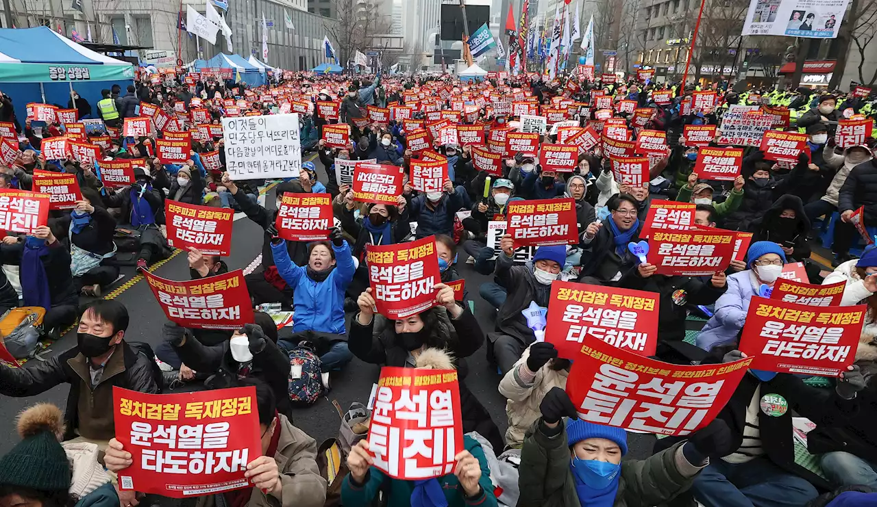 '민주파괴, 검찰독재'... 시민 수만 명, '윤석열 타도' 외쳤다