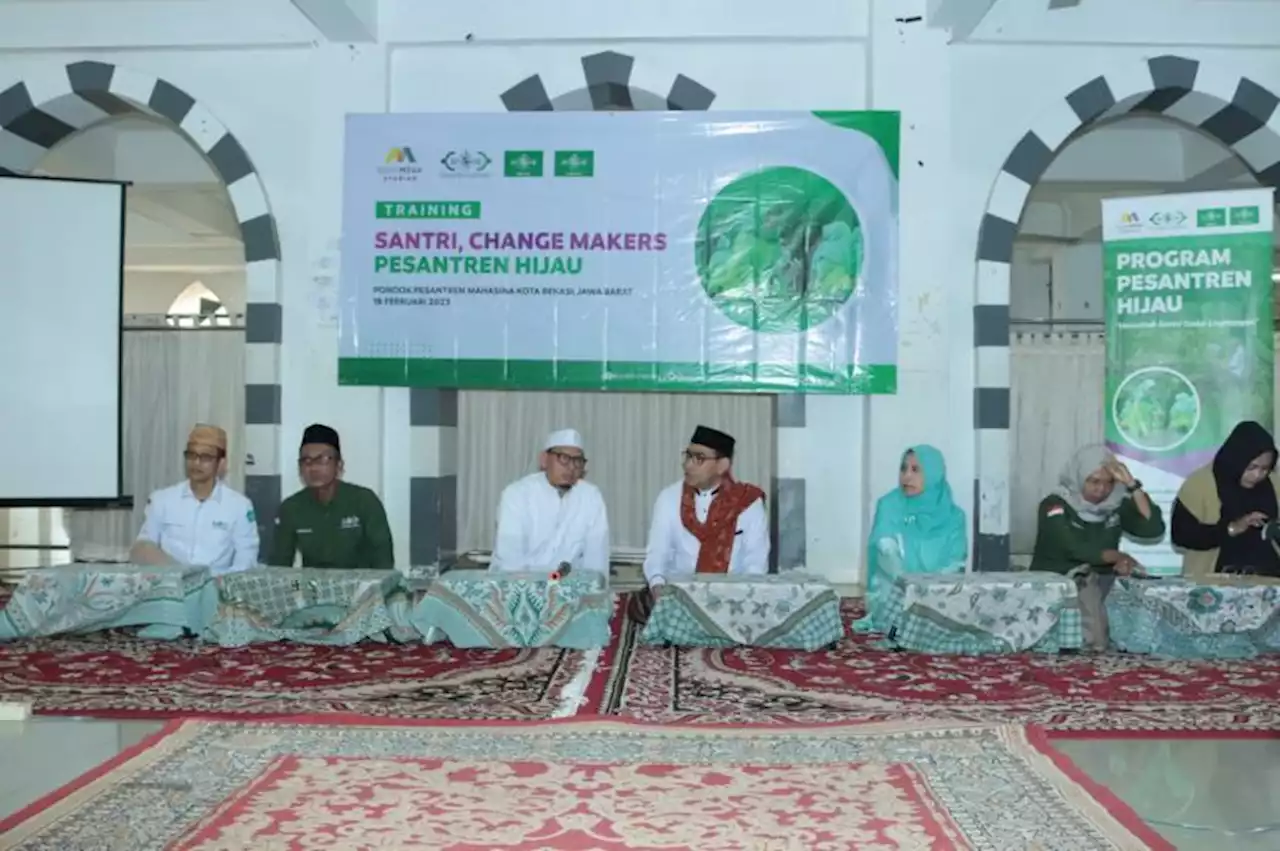 Pelatihan Santri Penggerak Pesantren Hijau Digelar di Ponpes Mahasina Bekasi |Republika Online