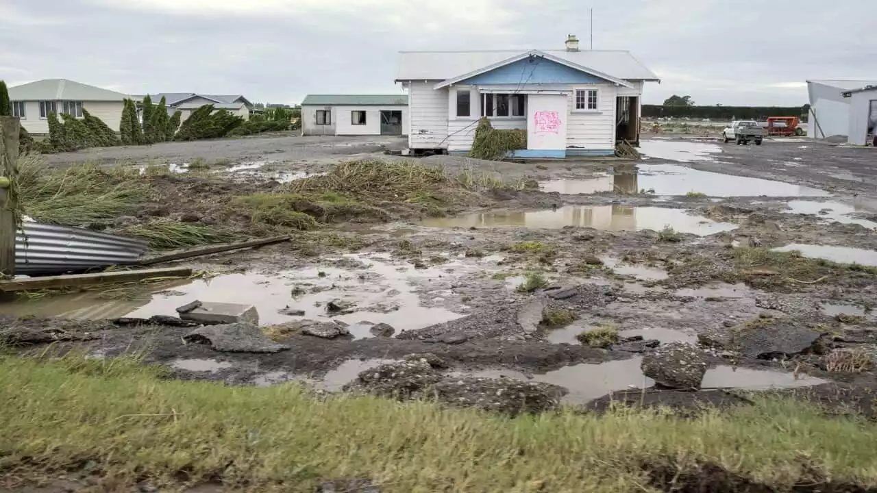 Cyclone Gabrielle death toll rises as New Zealand authorities search for missing people