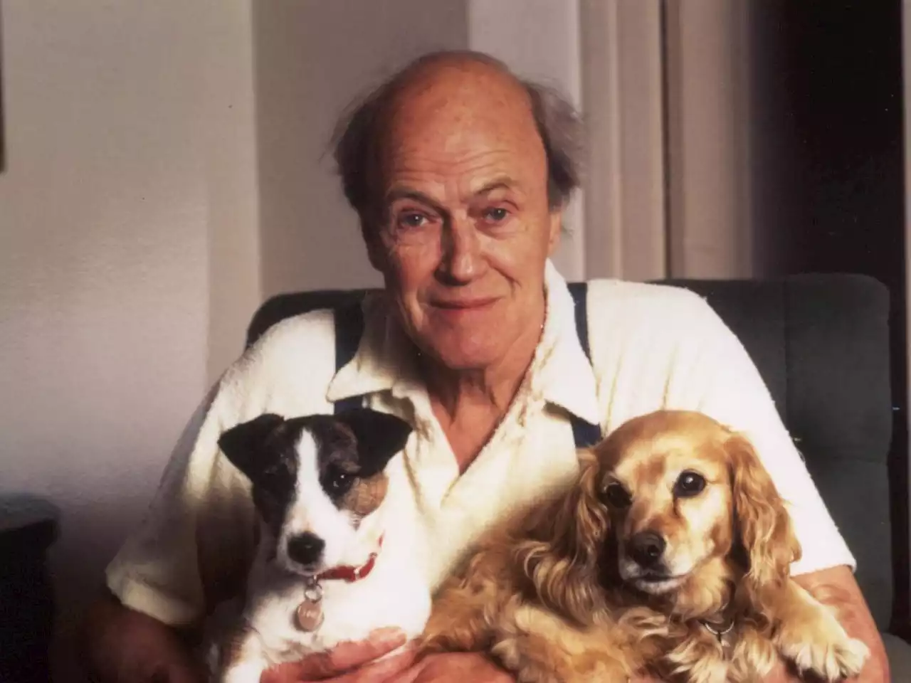 Roald Dahl’s books edited to remove potentially offensive language – reports