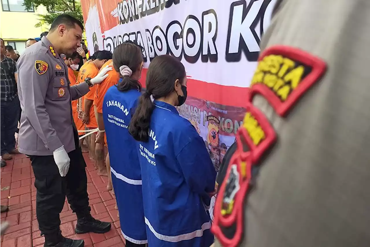 Sakit Hati, Duo Wanita Ini Nekat Bobol Toko Roti di Kota Bogor