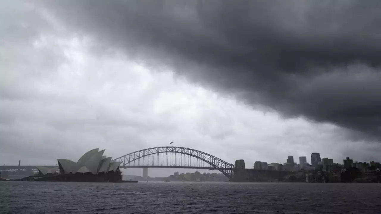 Severe storm leaves thousands without power in Sydney