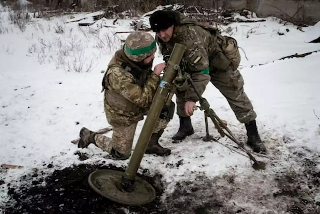 Guerra Ucraina Russia, Bakhmut in Donbass accerchiata. LIVE