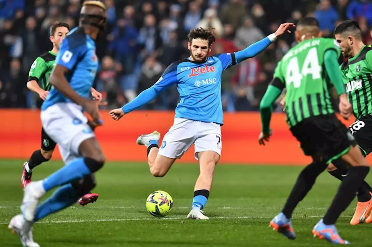 Soccer-Leaders Napoli move 18 points clear with 2-0 win at Sassuolo