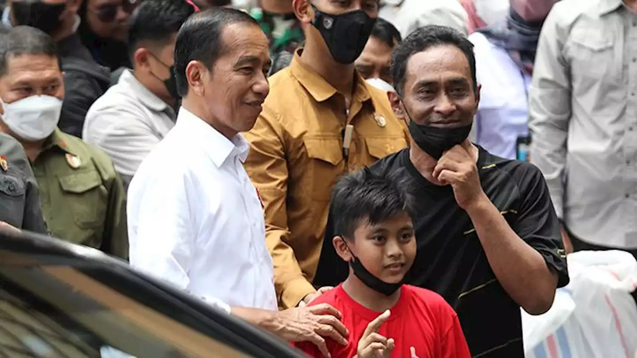 Presiden Jokowi Kunjungi Pasar Wonokromo Guna Tinjau Harga Bahan Pokok