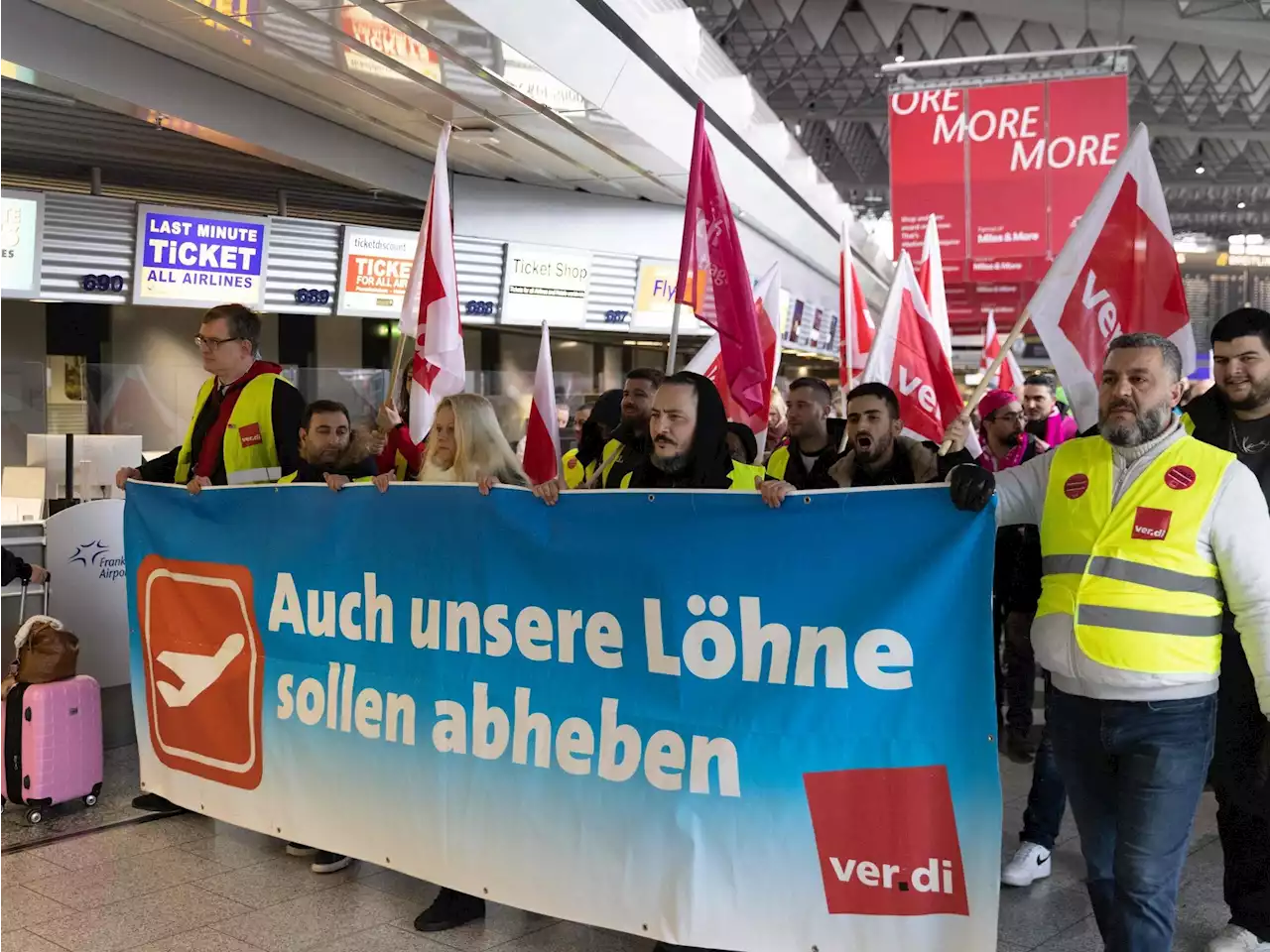 Strike at German airports grounds nearly 300,000 passengers