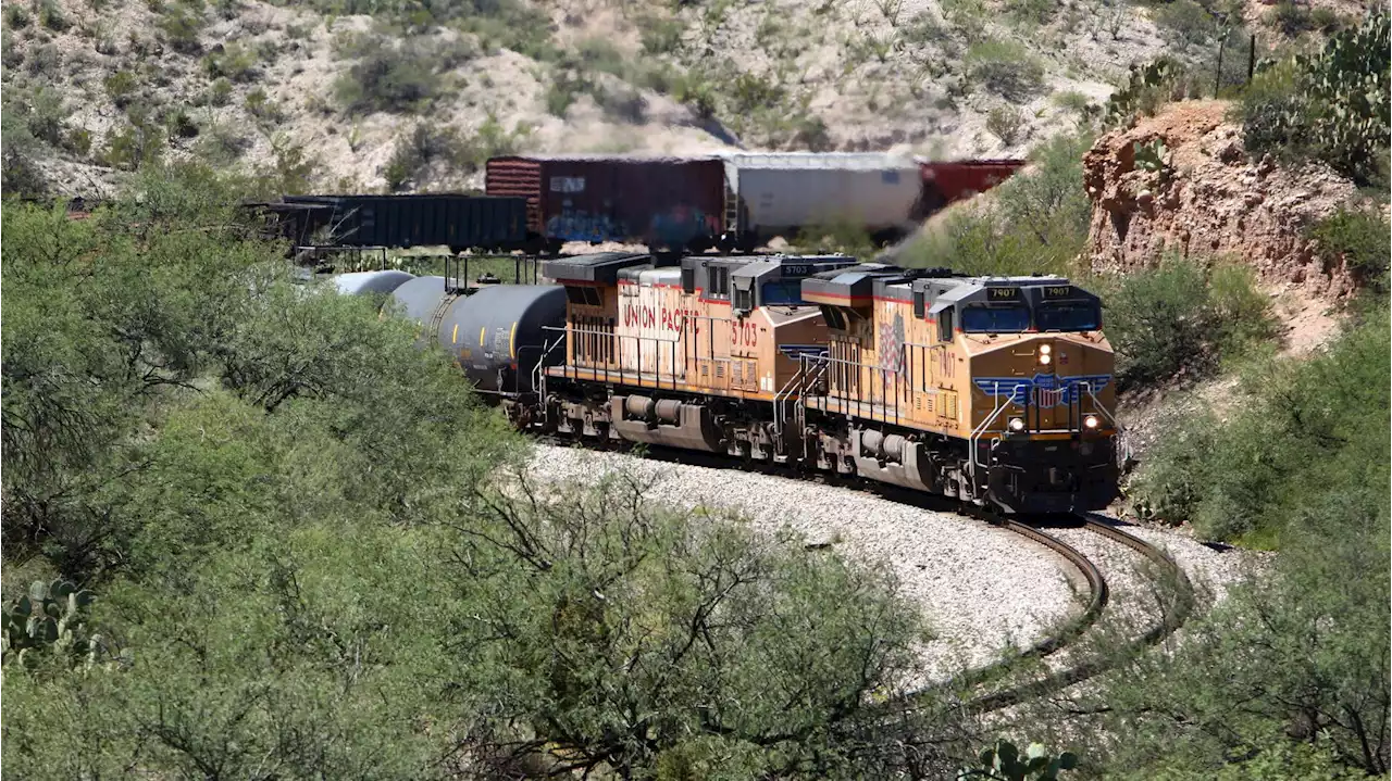 Arizona bill seeks shorter trains to cut railroad crossing wait