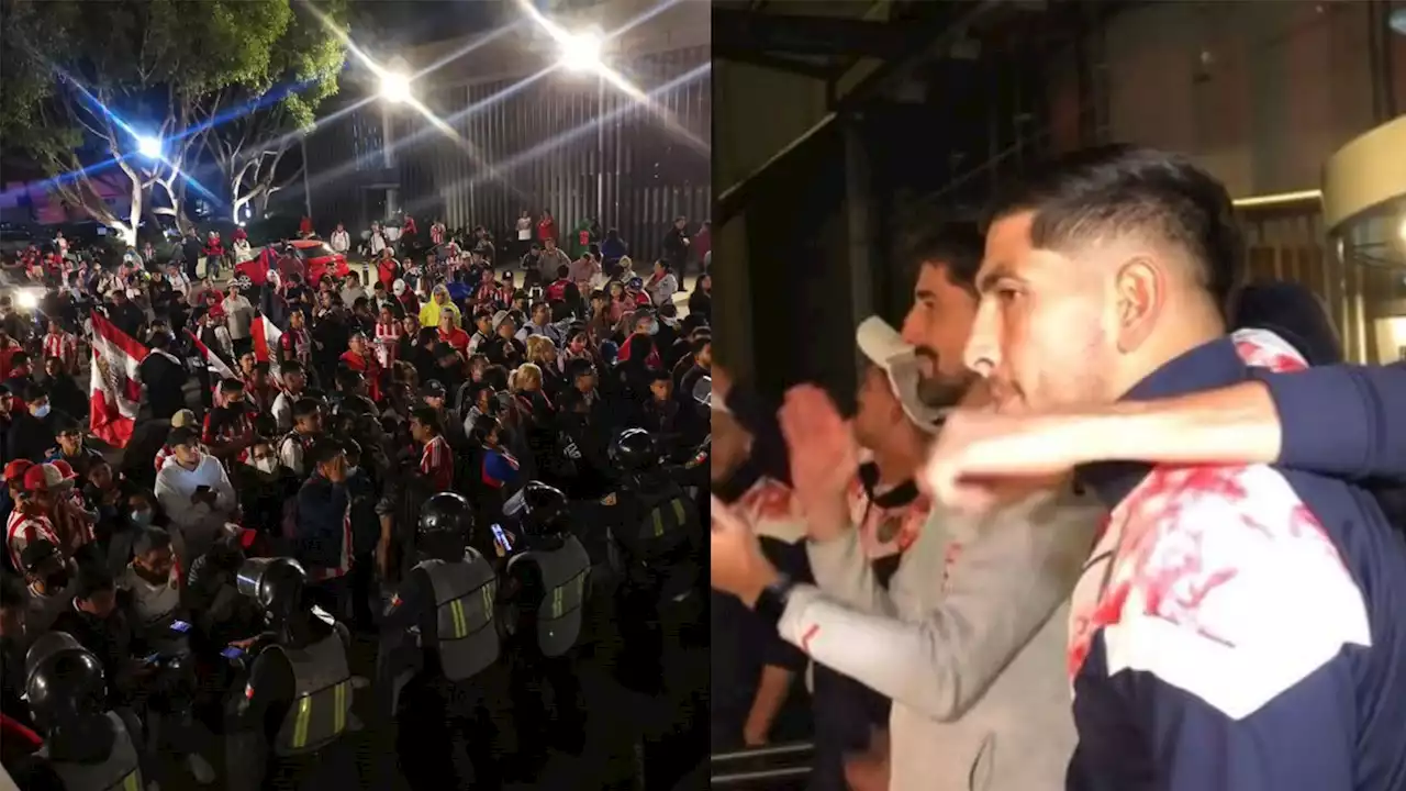 Chivas goza la serenata de sus fans previo al duelo ante Pumas