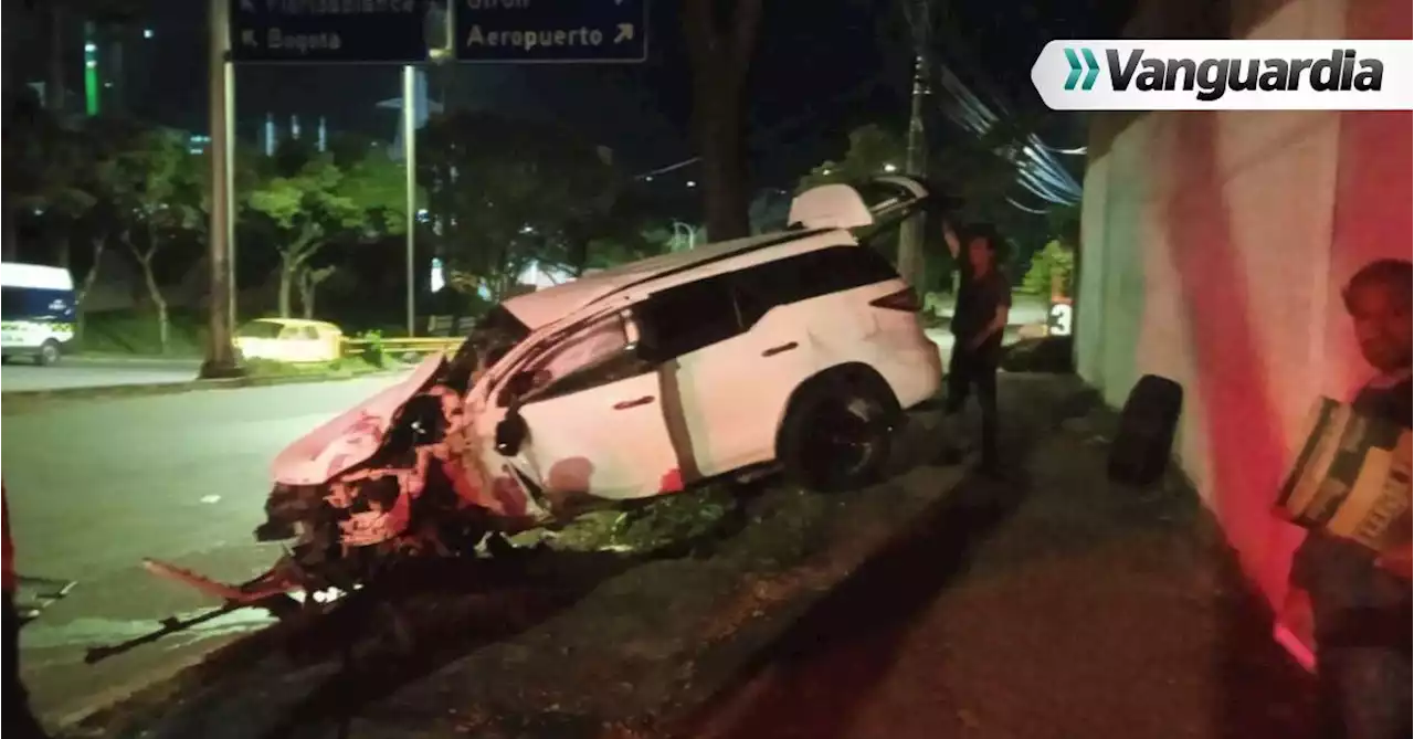 Video: Aparatoso accidente de una camioneta en la carrera 33 de Bucaramanga