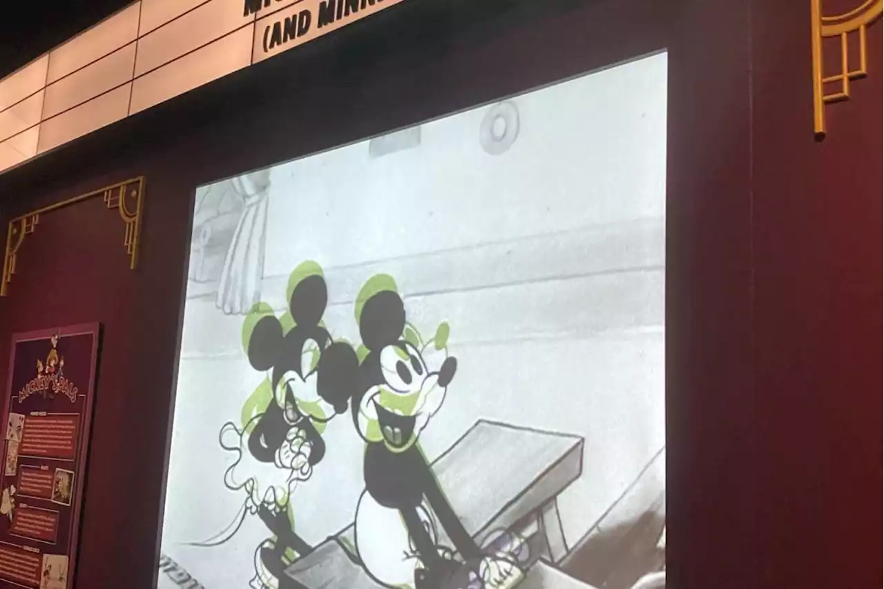 Recorren los 100 años de magia de Disney; Van de Mickey a Skywalker en exposición