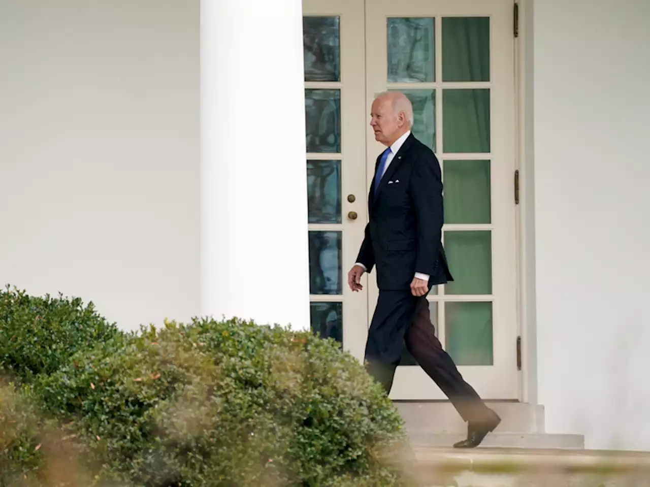 Biden gets a clean bill of health as he mulls a 2024 run — where his age is a concern