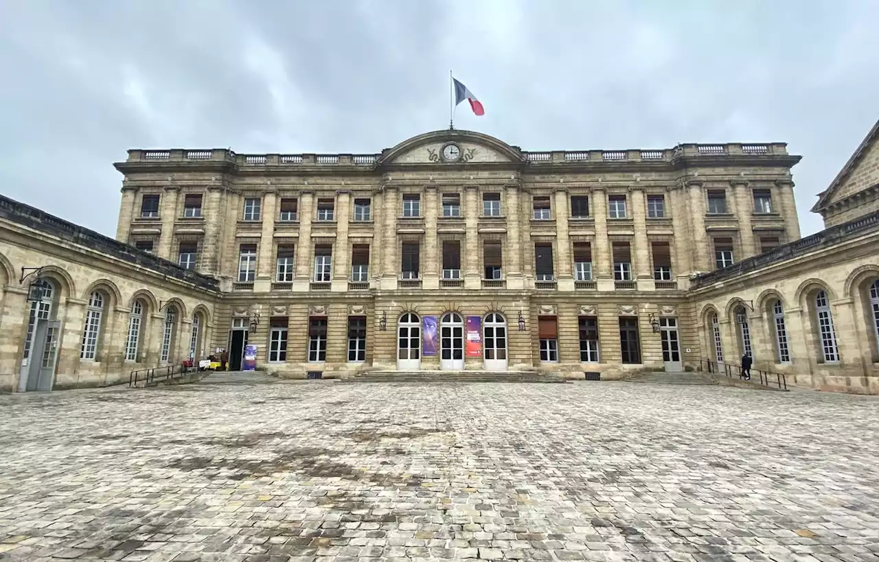 A Bordeaux, volée de bois vert contre les écolos sur la hausse des impôts