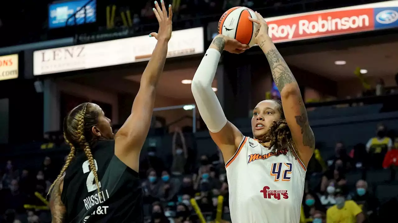 Brittney Griner signs one-year deal with Phoenix Mercury, according to reports