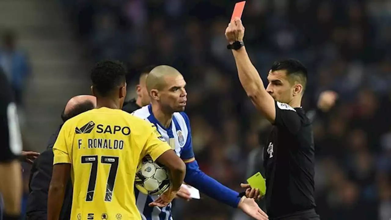 Dragões questionam critérios do árbitro e comparam comportamento com o Benfica (FC Porto)