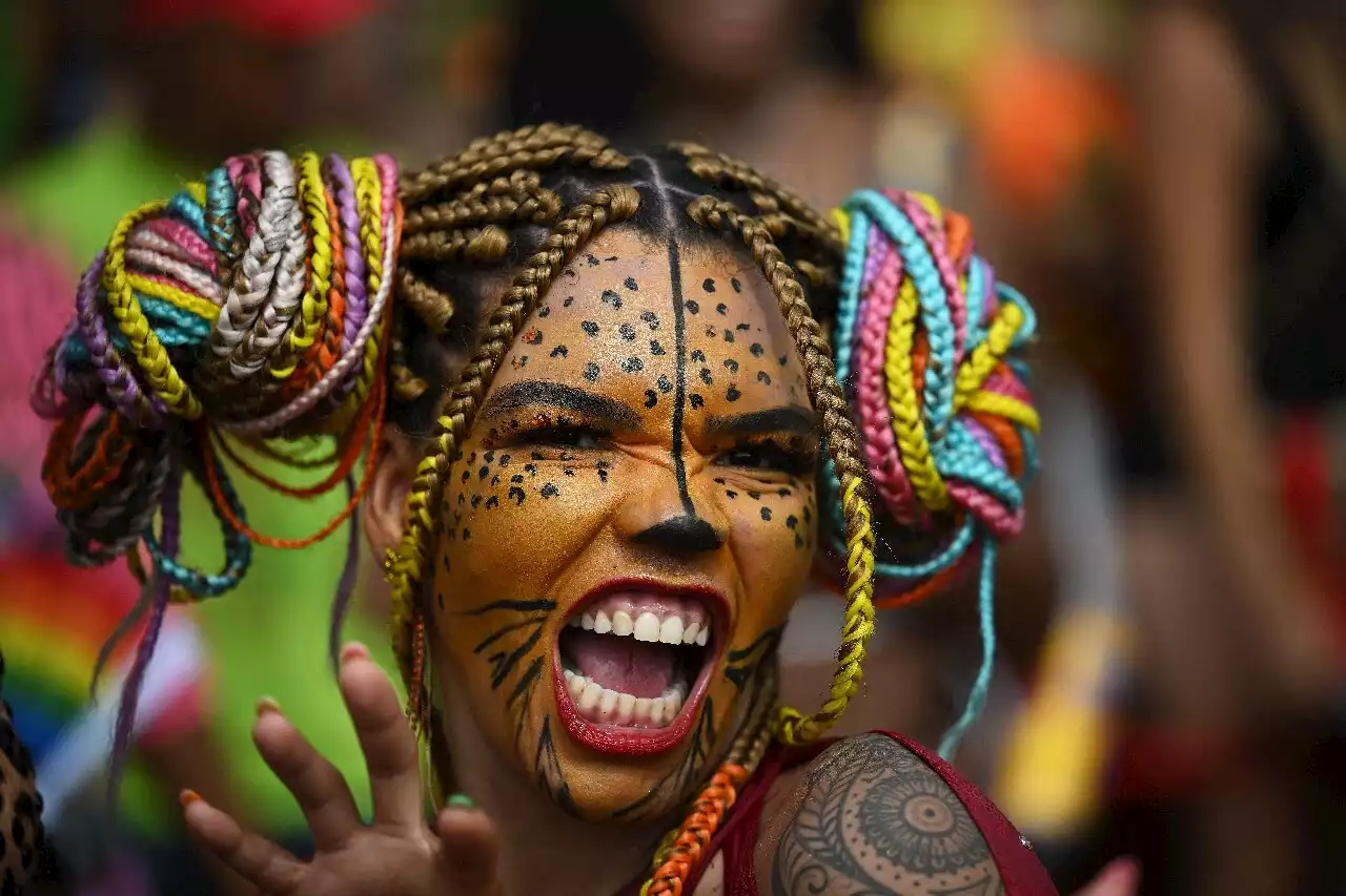 Brésil : le carnaval de Rio atteint son paroxysme avec le défilé des écoles de samba