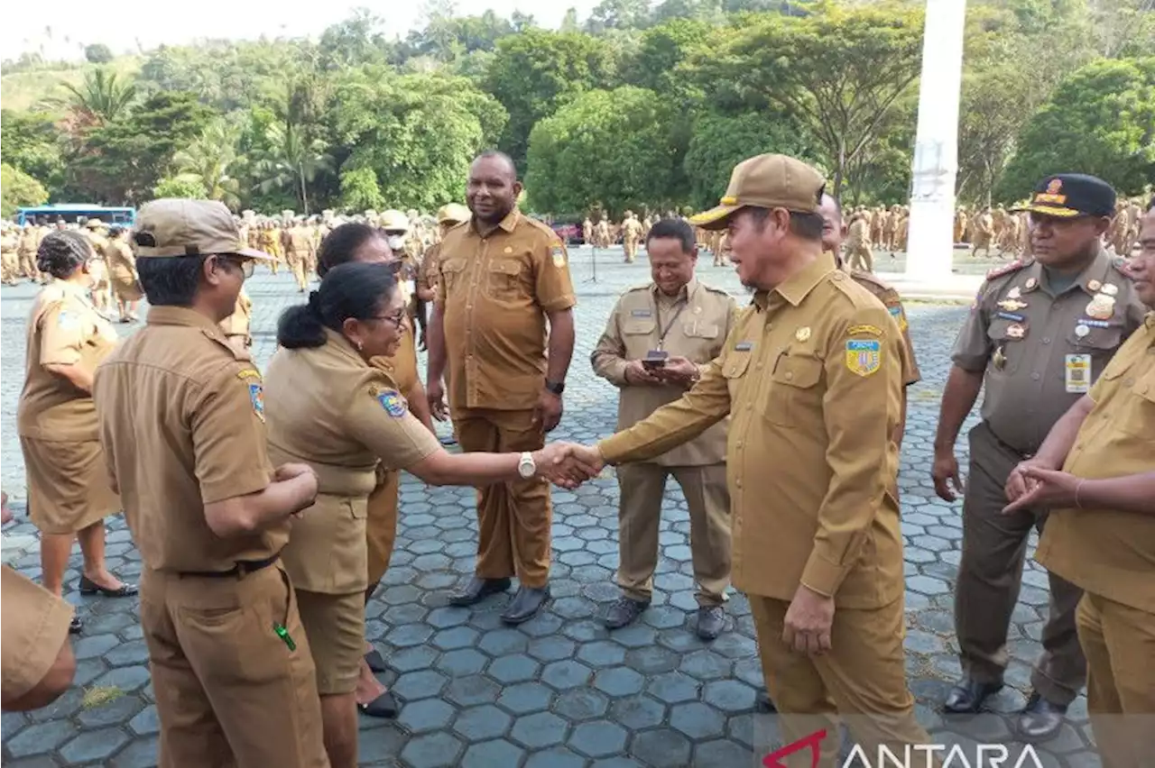 Plh Gubernur Papua ingatkan ASN tidak berpolitik praktis jelang pemilu