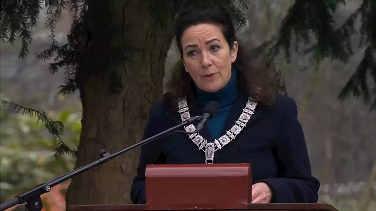 Halsema spreekt in kerk: 'In Oekraïne, Turkije en Syrië lijkt geen einde aan diep verdriet te komen'