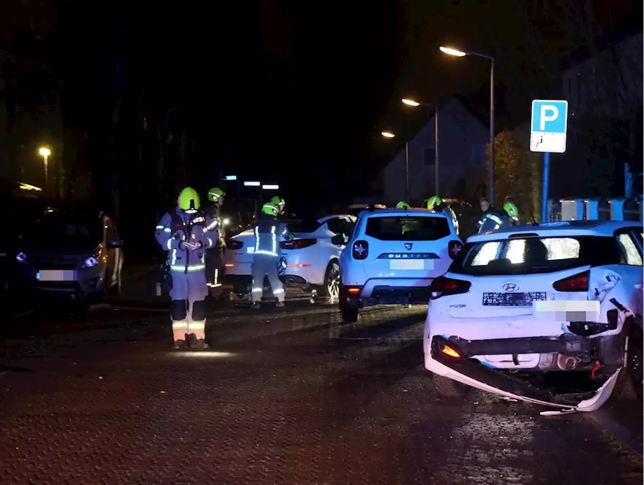 Schneise der Verwüstung: Mann begibt sich auf Crash-Fahrt in Berlin-Rudow