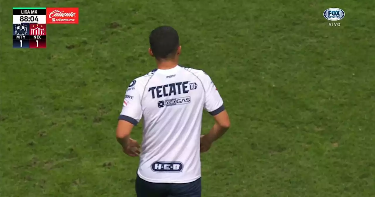 Víctor Guzmán juega sin número en su playera con Rayados | VIDEO