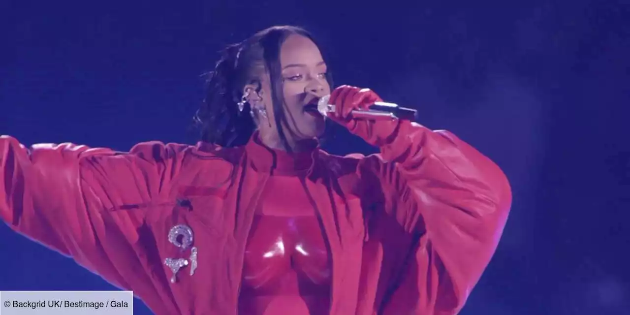 Rihanna au Super Bowl : pourquoi la bague portée par la chanteuse suscite la polémique ? - Gala