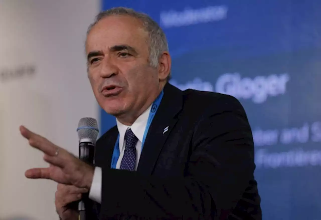 Ukraine must win for change in Russia – Kasparov