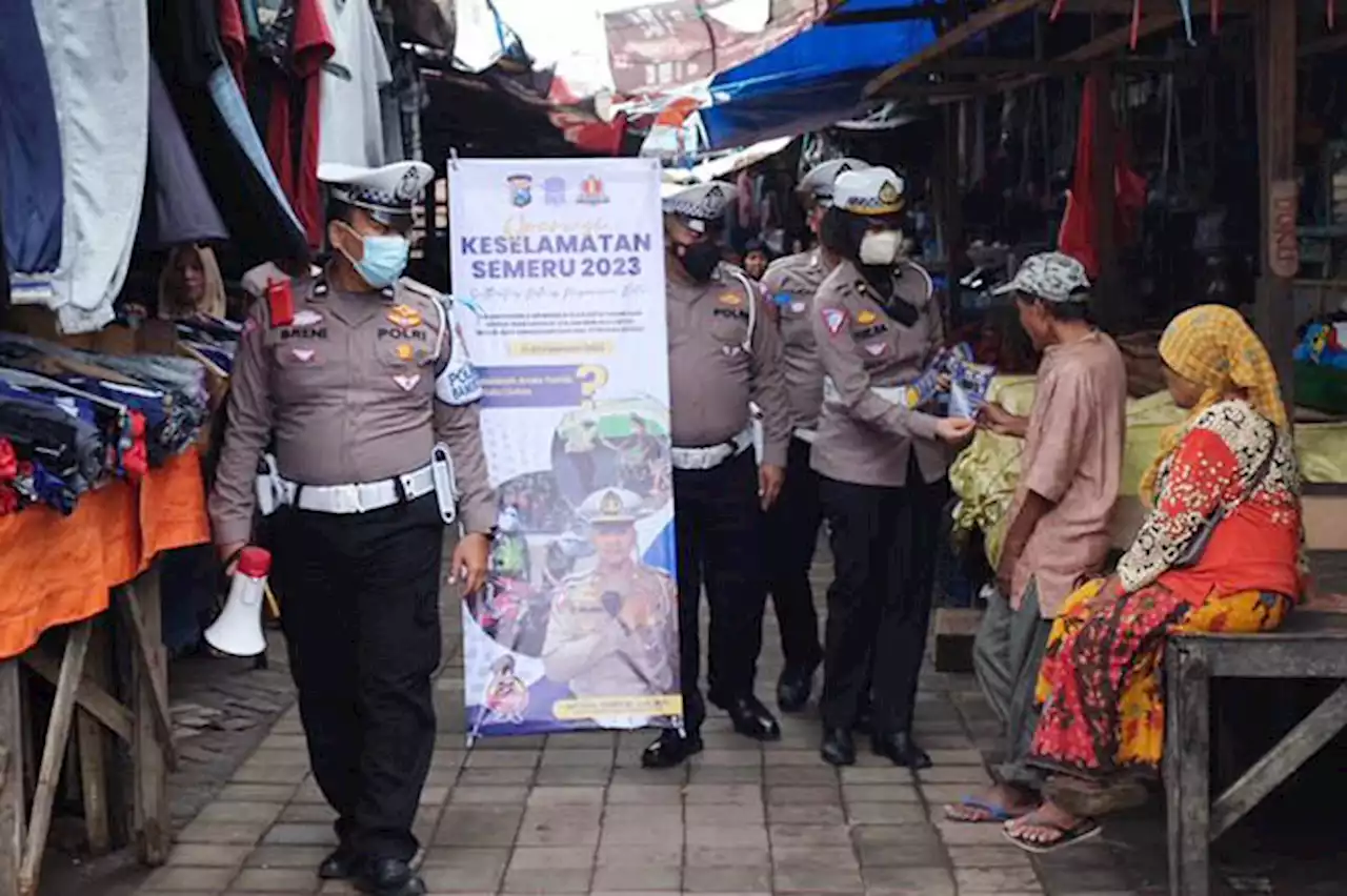 Polisi Blusukan ke Pasar, Ajak Tak Naik Betor