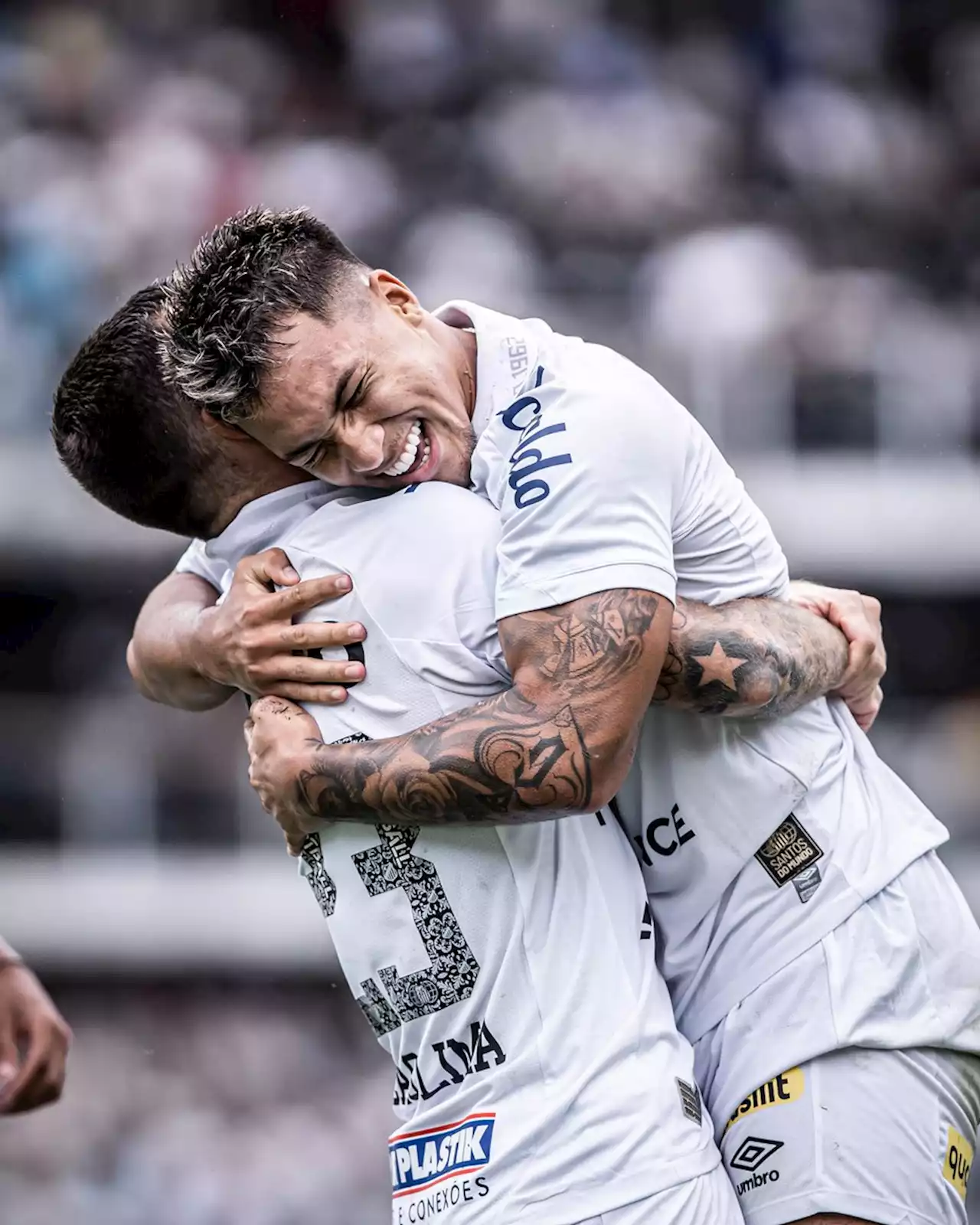 Com show de Marcos Leonardo e Lucas Lima, Santos goleia a Portuguesa e mira classificação no Paulistão