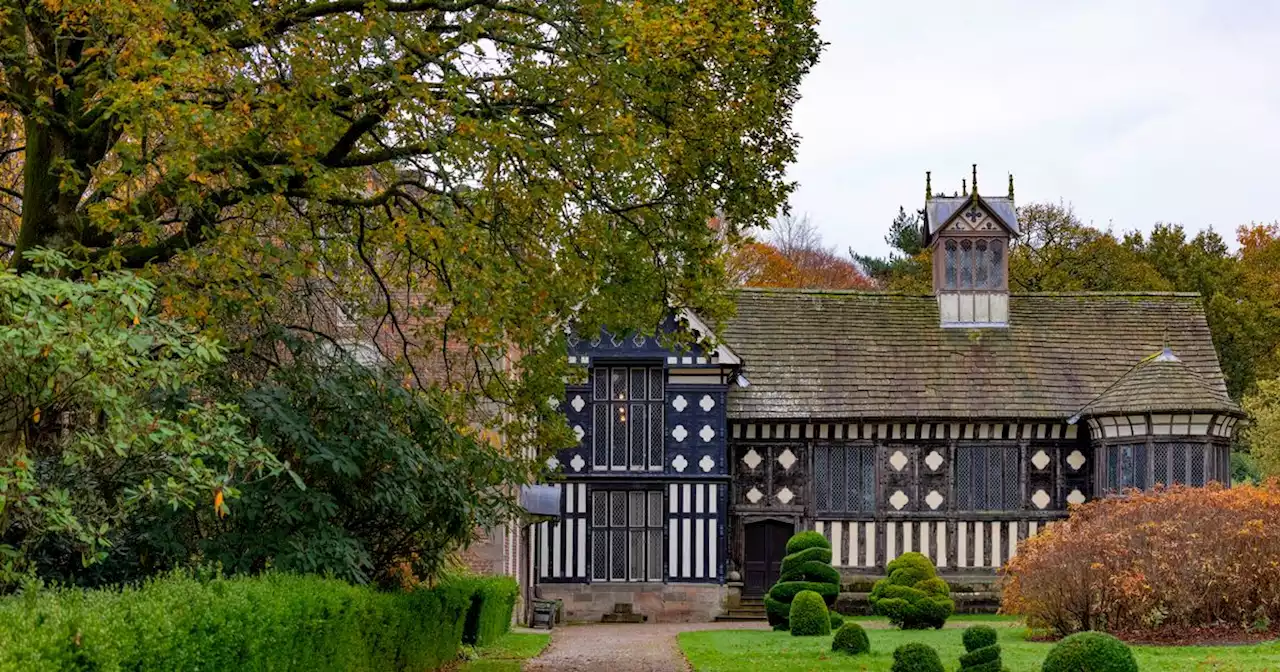 Gorgeous Tudor hall an hour from Manchester perfect for a family day out