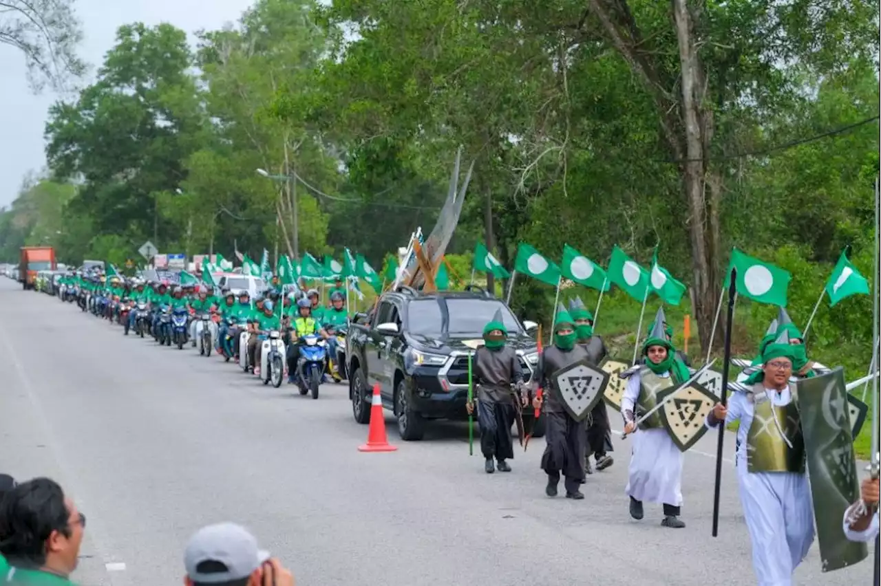 Perarakan bawa senjata replika timbul kegusaran, kata polis | The Malaysian Insight