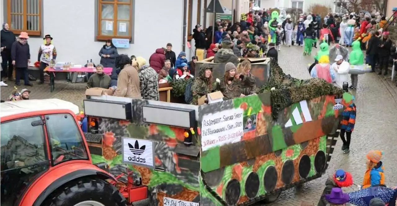 Ideenreich und bunt: Blaibachs Faschingszug zählt zu den größten im Landkreis