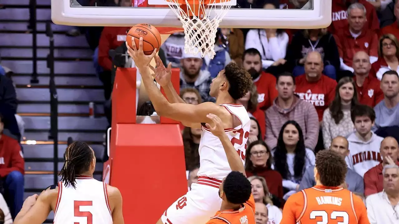 Jackson-Davis Scores 26, Leads No. 14 Indiana Past Illinois