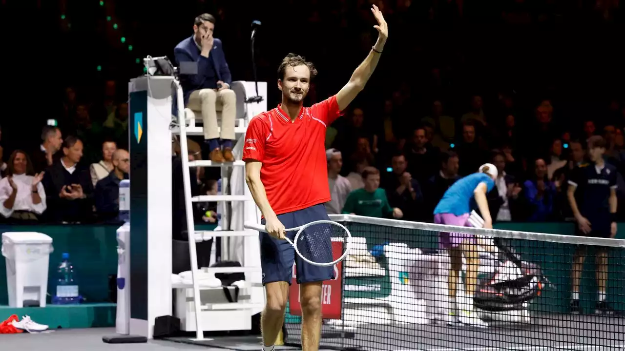 Medvedev wint jubileumeditie ABN AMRO Open onder toeziend oog van koning