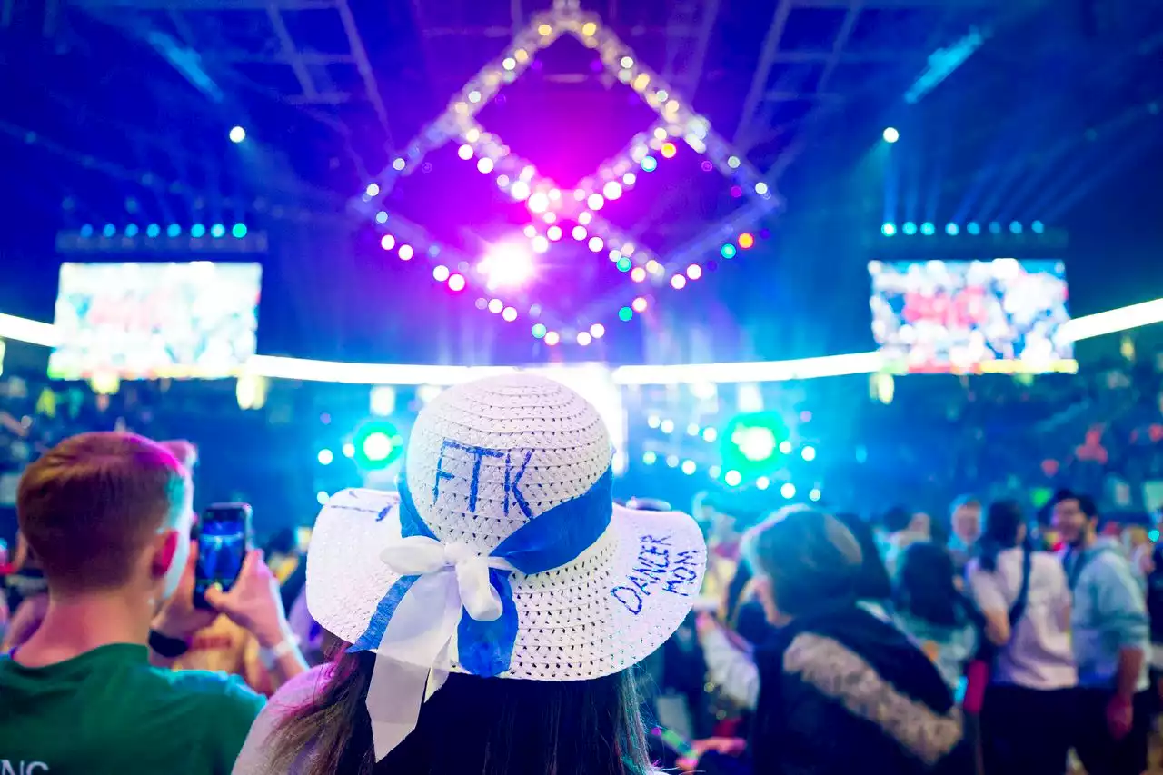 Sights and sounds from the annual Penn State University’s Thon event: video