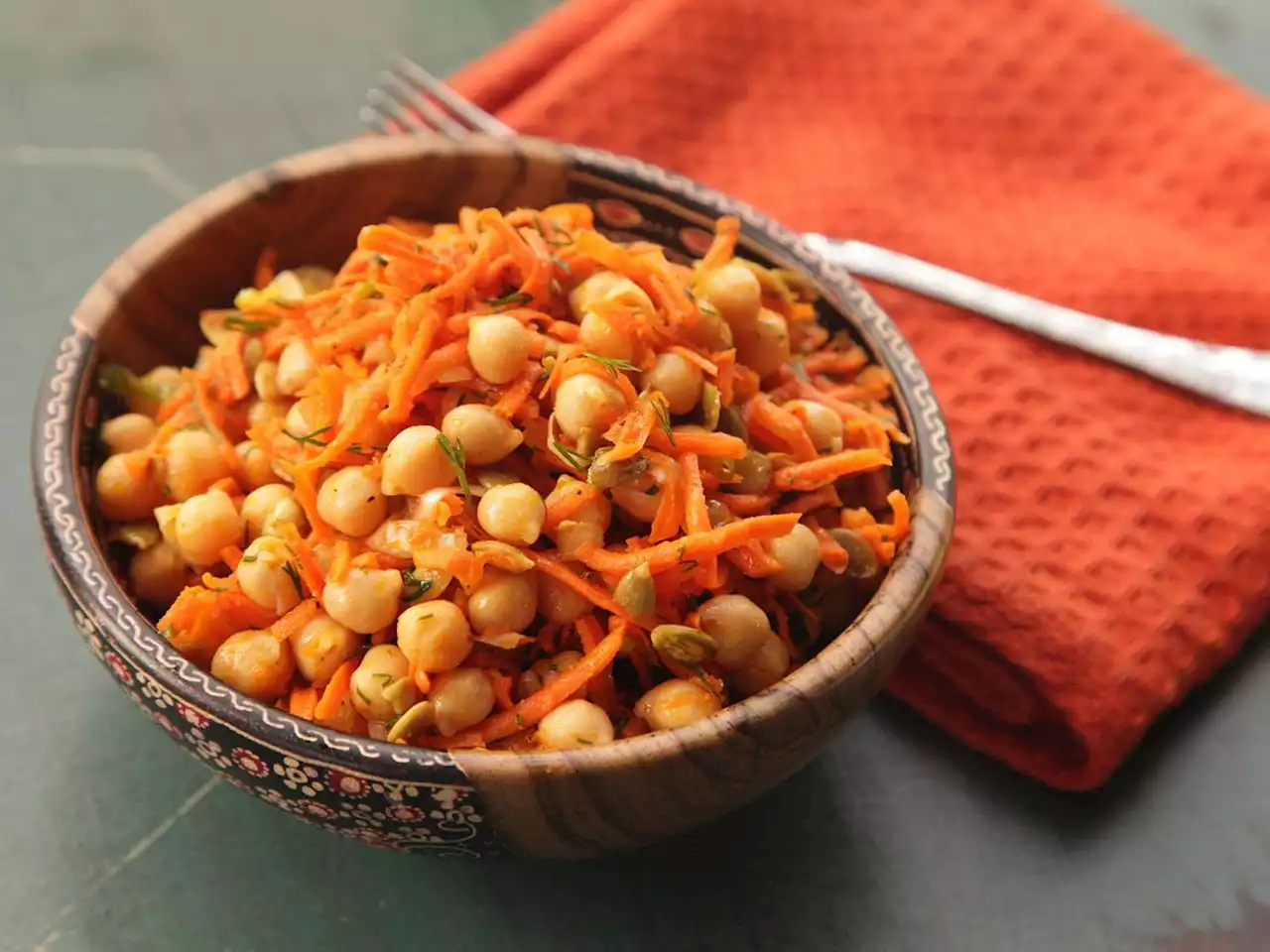 Easy Carrot and Chickpea Salad With Dill and Pumpkin Seeds Recipe